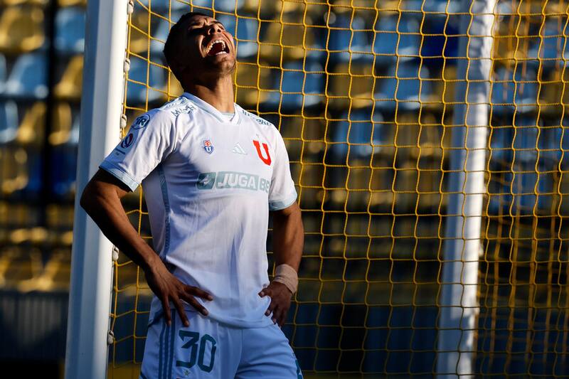“No hay caso”: hinchas de la U perdieron la paciencia con este jugador en el partido contra O’Higgins. Foto: Aton.