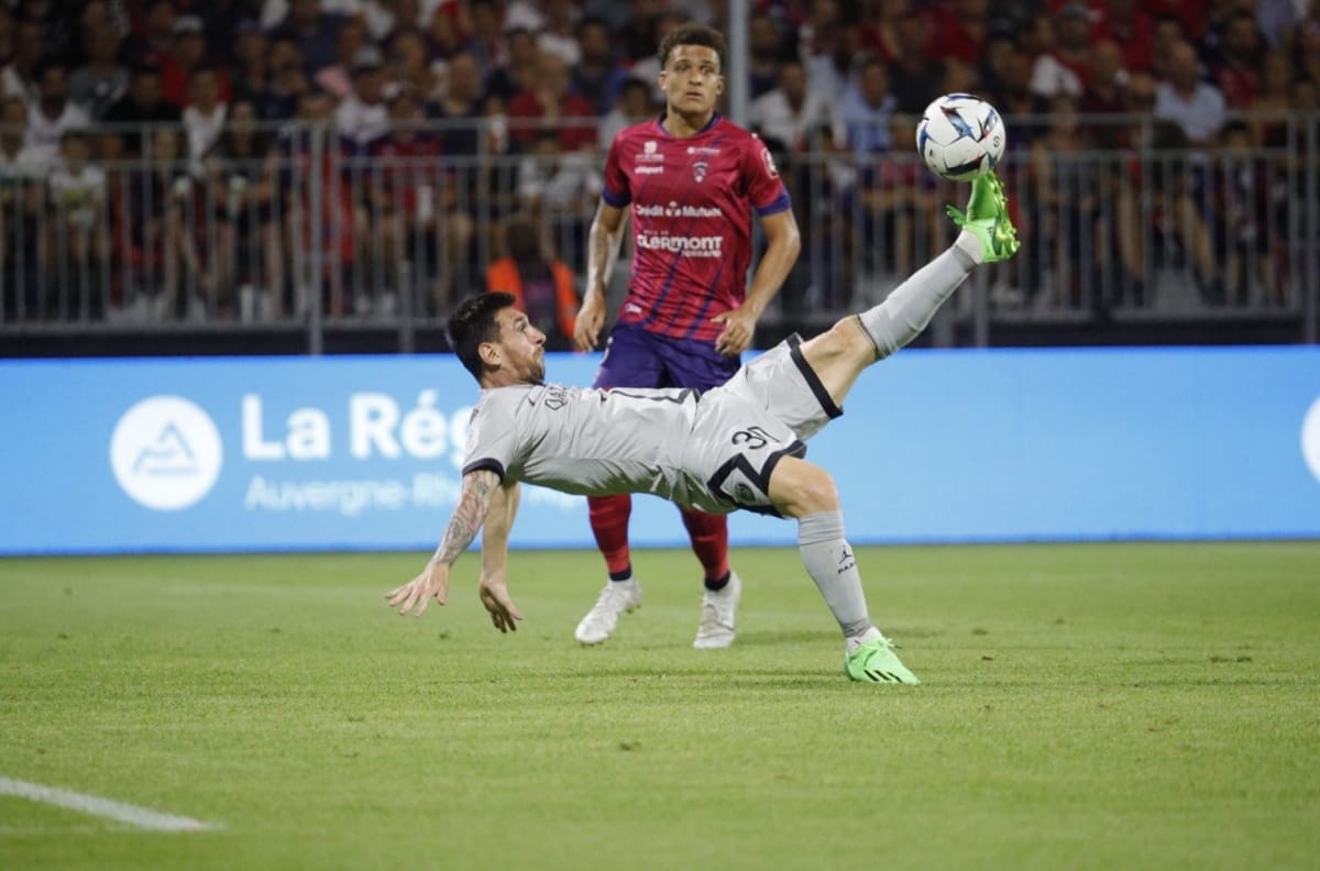 VIDEO | Genio y figura: Lionel Messi convirtió golazo de chilena en goleada del PSG por la Ligue 1