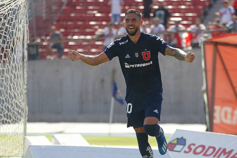 Joaquin Larrivey brilló en tu etapa en la U. Foto: Aton.