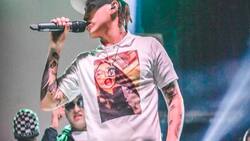 Pablo Chill-E renueva Facts en un video de protesta contra el hambre