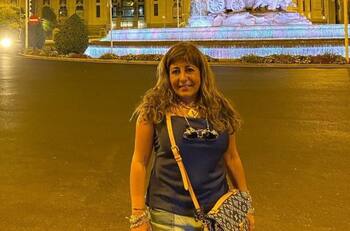 "Después de haber ido a Santiago 1 a trabajar": Helhue Sukni mostró su especial carrete junto a sus amigas en un restaurante