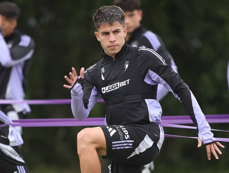 El extremo tuvo una charla con Jorge Almirón.