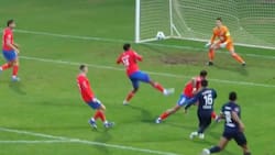 VIDEO | Anhelaba volver: Jordhy Thompson anotó este golazo en Rusia mientras Colo Colo caía feo con Limache