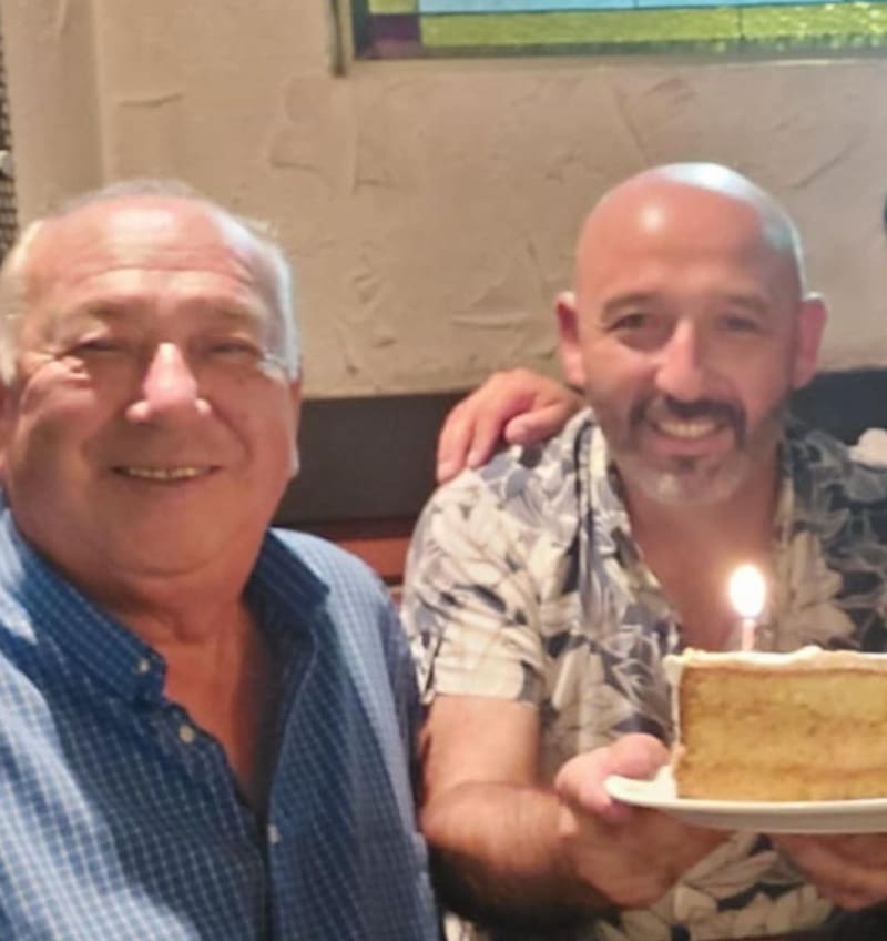 Rodrigo Vera se despide de su padre, Alipio Vera.