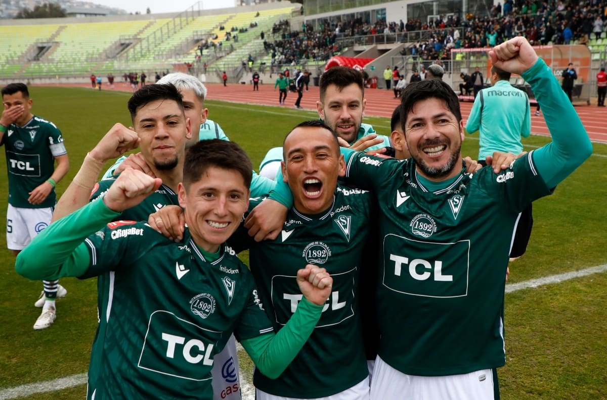 Ídolo de equipo revelación del Campeonato Nacional: "Pude llegar a la U y Colo Colo, pero me gustaría jugar en Santiago Wanderers"