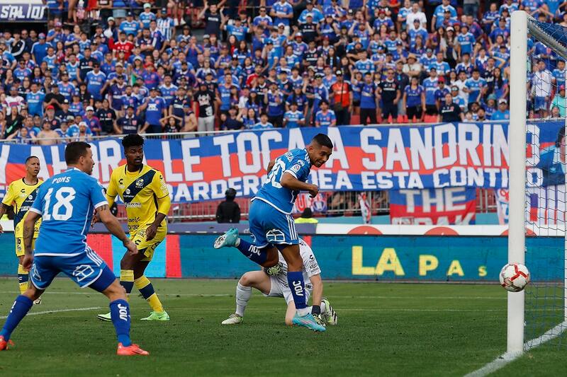 y su increíble gol perdido ante Everton. Agencia Aton.