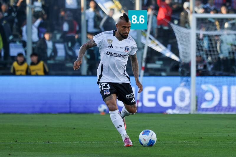 Arturo Vidal fue la figura del triunfo de los albos ante Iquique.