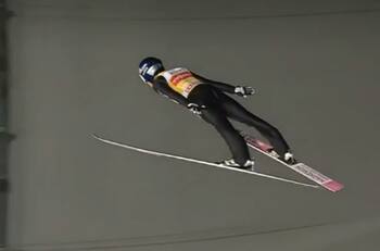 Ryoyu Kobayashi se despachó gran maniobra en prueba de los Cuatro Trampolines