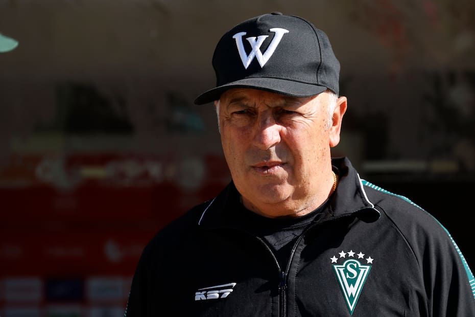 El DT asumió como interino tras la salida de Héctor Robles