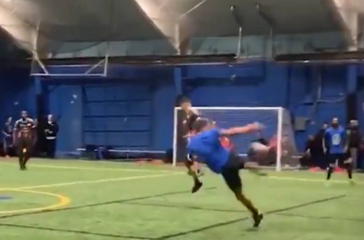 Extraordinaria volea se hizo viral en redes sociales y da la vuelta al mundo