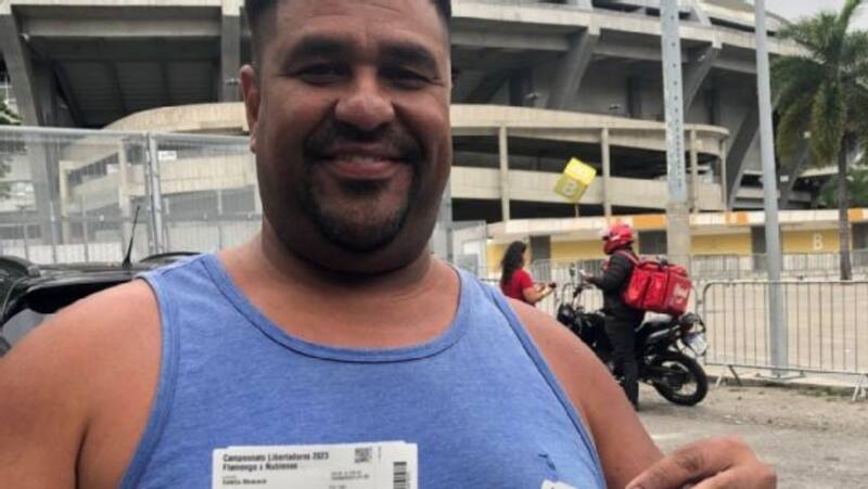 Chofer brasileño podrá ver al Flamengo gracias a Osvaldo González.