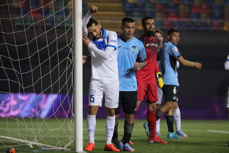 La UC sigue buscando el empate ante O'Higgins. Foto: Aton