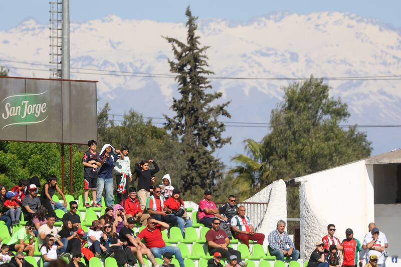 El recinto donde juega Palestino tendrá por primera vez un partido con luz artificial en la noche.