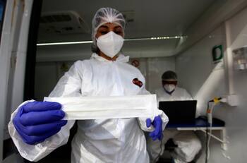 Variante Delta suma 71 casos y 500 contactos estrechos en la Región Metropolitana