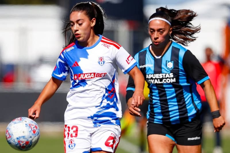 La U venció a Huachipato en El Morro y llegó a los 9 puntos en tres partidos. Foto: Prensa U de Chile.