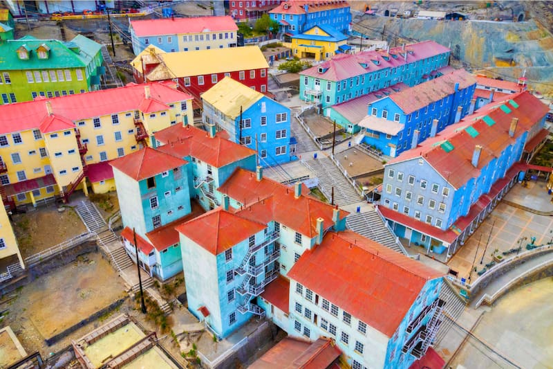 La ciudad fantasma de colores que llama a ser visitada en otoño. Foto: Fundación Sewell.