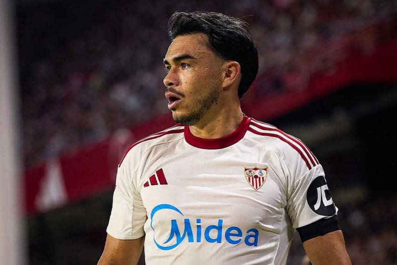 Fue titular en la derrota con Villarreal por 2-1 en La Liga junto a Alexis Sánchez.