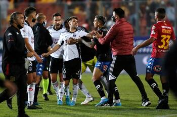 Benjamín Galdames recibió dura suspensión tras ser expulsado ante Colo Colo