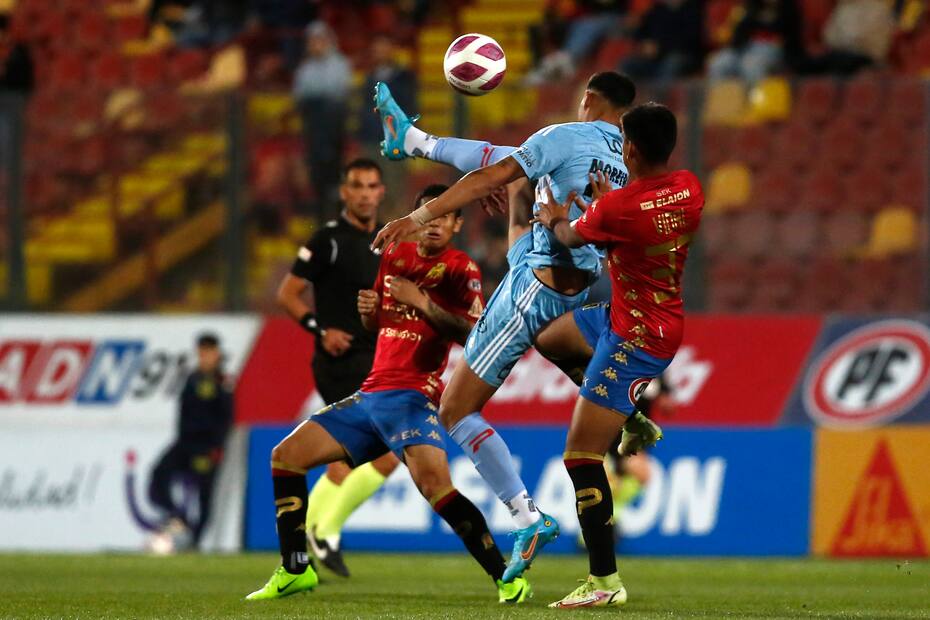 Ambos clubes buscan clasificar a copas internacionales.
Jonnathan Oyarzun/Photosport