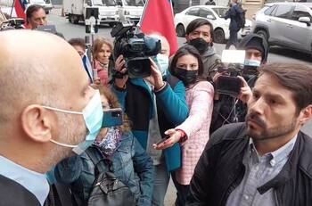 VIDEO | Presidente del Senado "encaró" a "Pancho Malo" a la salida del exCongreso Nacional