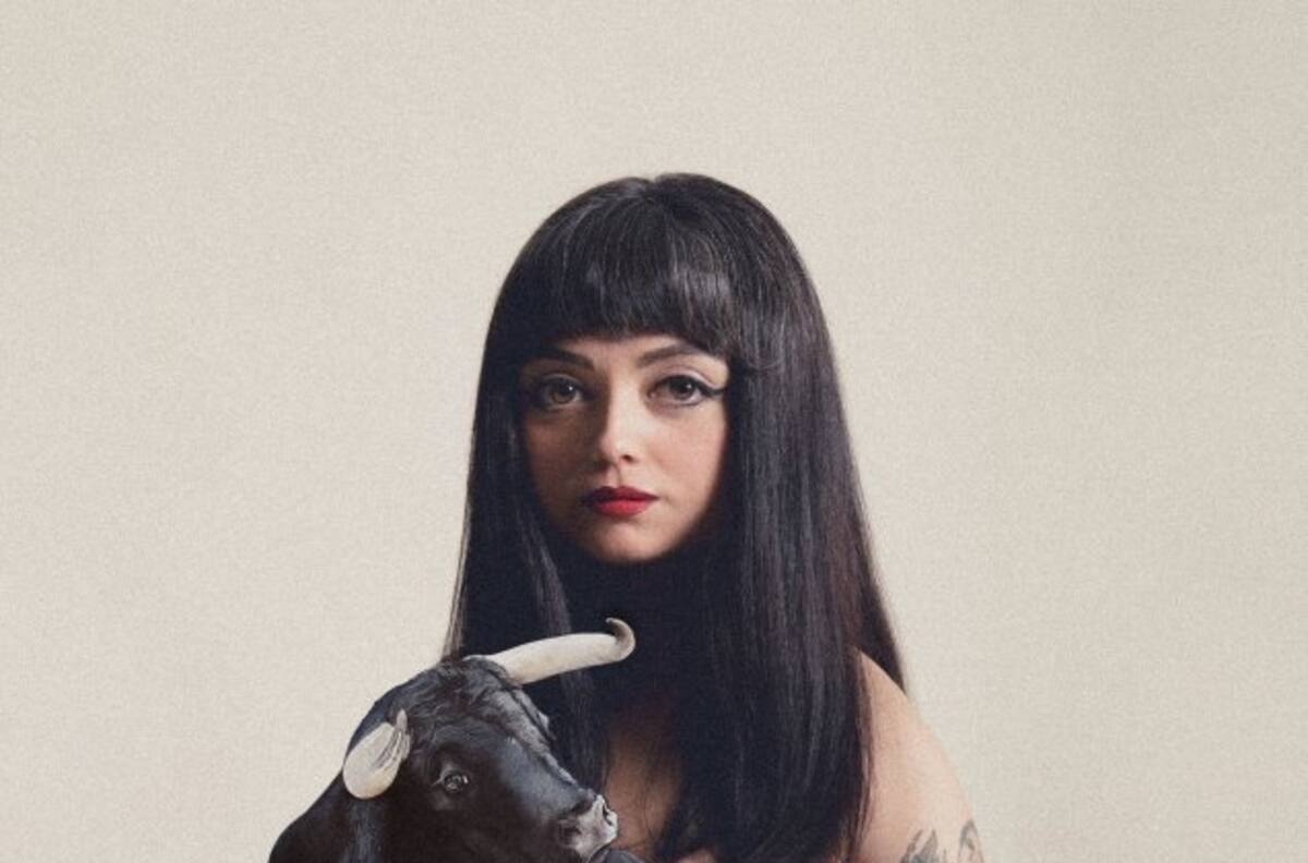 Finalmente está aquí "Seis": Se entrenó el nuevo álbum de Mon Laferte con diversas colaboraciones