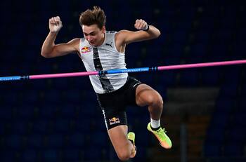 Histórico: Duplantis superó la legendaria marca de Bubka en el salto con garrocha
