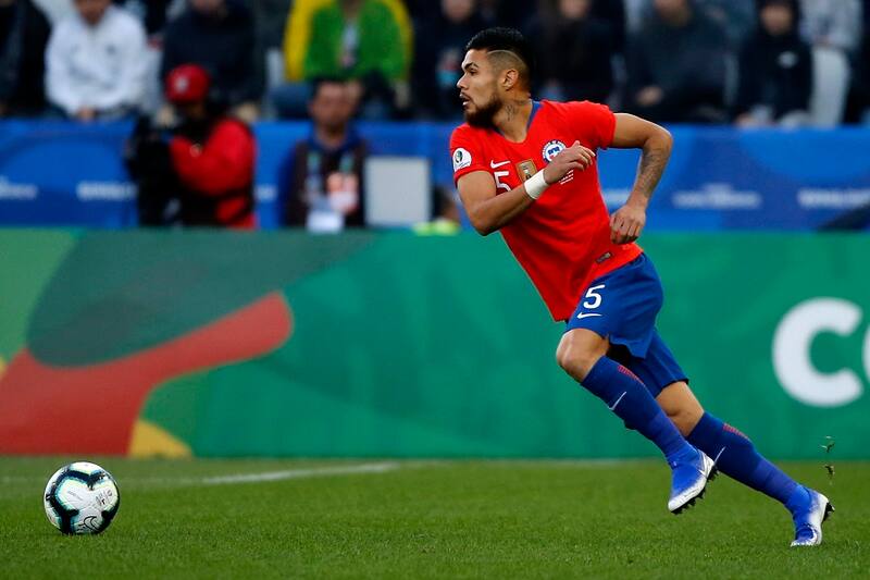 Futbol, Argentina vs Chile
Copa America 2019
El jugador de la seleccion chilena Paulo Diaz controla el balon durante el partido de de definicion del tercer lugar de la Copa America contra Argentina disputado en el estadio Arena de Corinthians de San Pablo, Brasil.
06/07/2019
Andres Pina/Photosport
Football, Argentina vs Chile
Copa America Championship 2019
Chile's player Paulo Diaz controls the ball during the Copa America definition of the third place match against Argentina held at the Arena do Corinthians stadium in Sao Paulo, Brazil.
06/07/2019
Andres Pina/Photosport