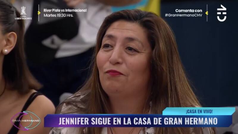 Jennifer Galvarini es salvada por el público. Foto: CHV.