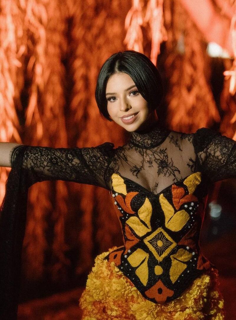 El nuevo álbum de Ángela Aguilar está compuesto por nueve clásicas canciones.