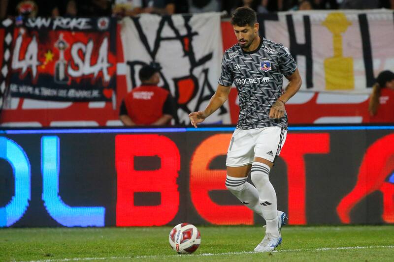 Matías de los Santos es duda en Colo Colo para enfrentar a Huachipato. Su reemplazo sería Daniel Gutiérrez. Foto: Aton.