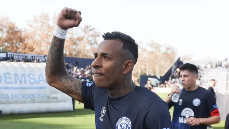 Apretaron el acelerador: confirman que Colo Colo envió suculenta oferta para quedarse con Sebastián Villa