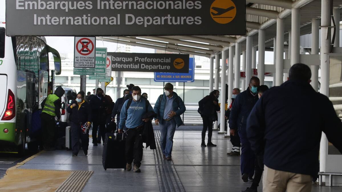 Cuarentena obligatoria para viajeros se redujo de 10 a 7 días