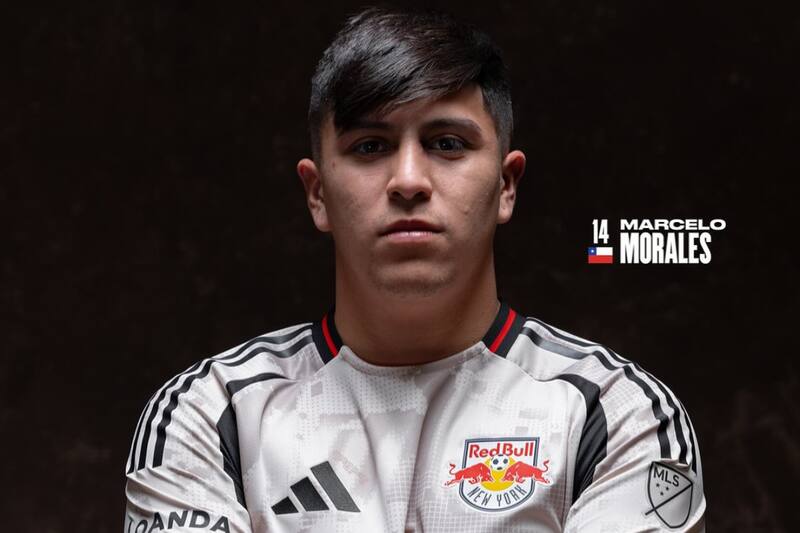 Marcelo Morales durante su presentación en el NY Red Bulls.