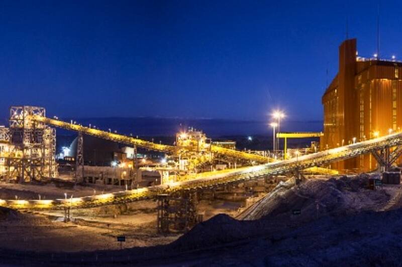 Busca los permisos necesarios para extender las operaciones de una de sus minas más importantes.