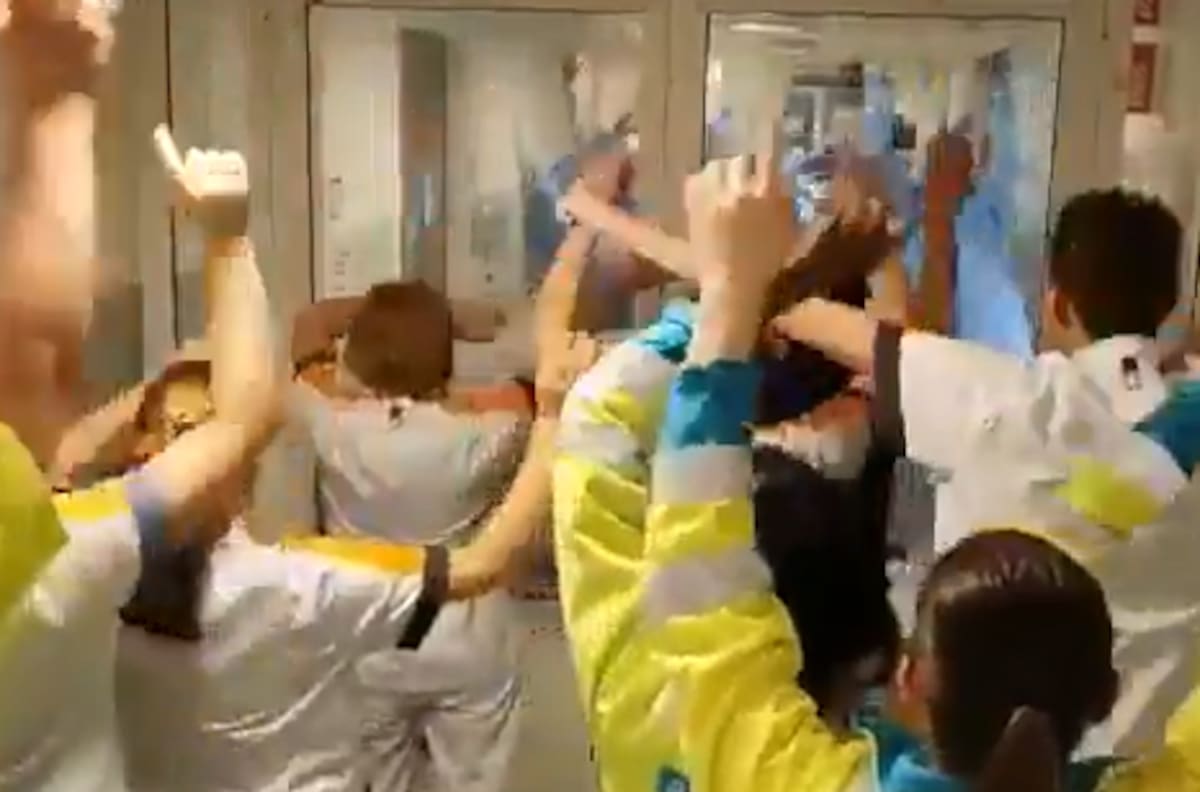 El emocionante "You never walk alone" de un hospital que hizo llorar en Klopp