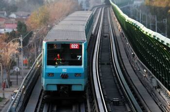 Metro suspende servicio en siete estaciones de Línea 5 por explosión de neumático en uno de sus trenes