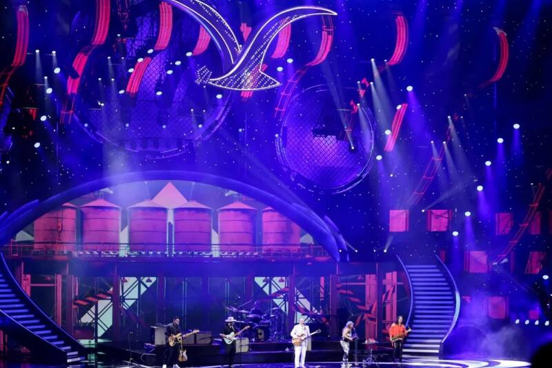 ya estaría sondeando a comediantes.