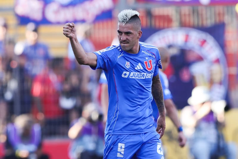 El delantero anotó uno de los tantos del cuadro azul en el triunfo ante Everton. Foto: Aton.
