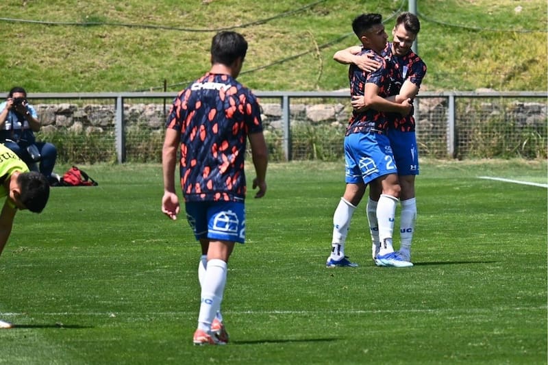 Los jugadores Cruzados festejan uno de los goles ante O'Higgins. Foto: Cruzados.