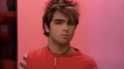 A 20 años de su estreno: La actual vida de Rodrigo Cruz, el polémico primer cantante eliminado de "Rojo"