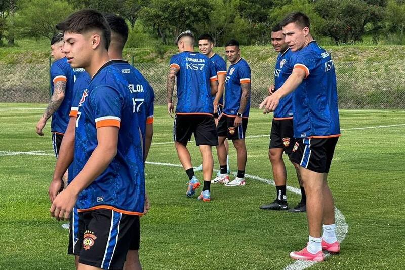 Ha atravesado muchas complicaciones en su pretemporada en Argentina. Fotos: Prensa Cobreloa.