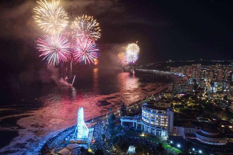 El show se realizará con pirotecnia de bajo impacto sonoro y medioambiental, para proteger a las personas con mayor sensibilidad auditiva y al medioambiente. Créditos: Raul Zamora/Aton Chile.