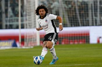 Maximiliano Falcón analizó su presente en Colo Colo y bromeó: "El Milán me estuvo llamando"