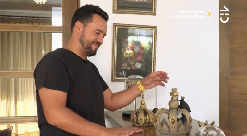 Las coronas de su esposa / CHV