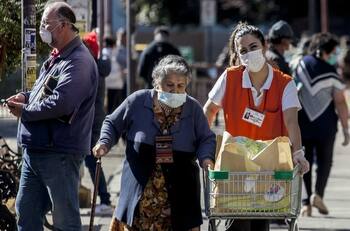 Mayores de 80 años podrán salir a comprar sin permiso temporal en horario especial por la mañana