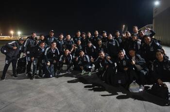 Ni siquiera se ducharon: Daniel Morón explicó por qué Colo Colo salió tan rápido de El Salvador