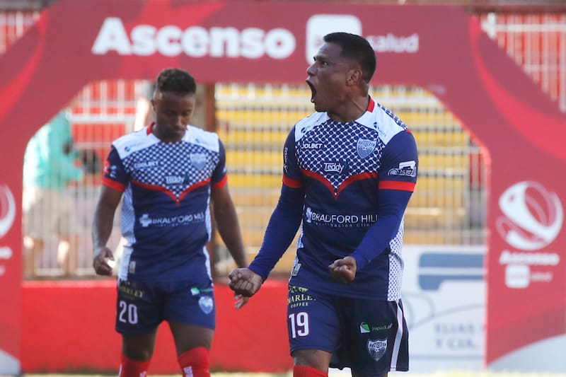 El último paso del delantero fue por Deportes Recoleta