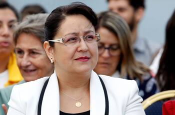 ¿Quién es Dorothy Pérez, la contralora subrogante que en un día reestructuró el organismo y eliminó jefaturas?