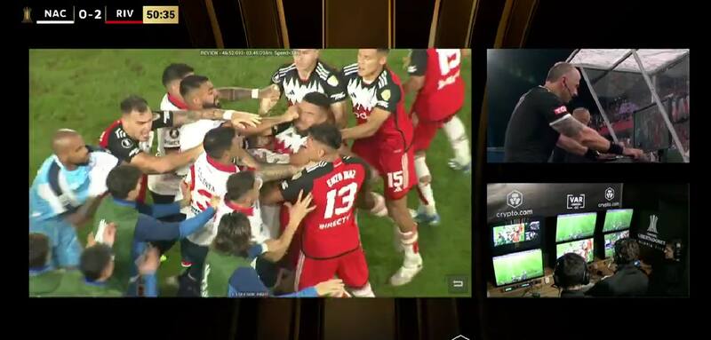 recibió un puñetazo de Romero a quien solo le pusieron tarjeta amarilla.