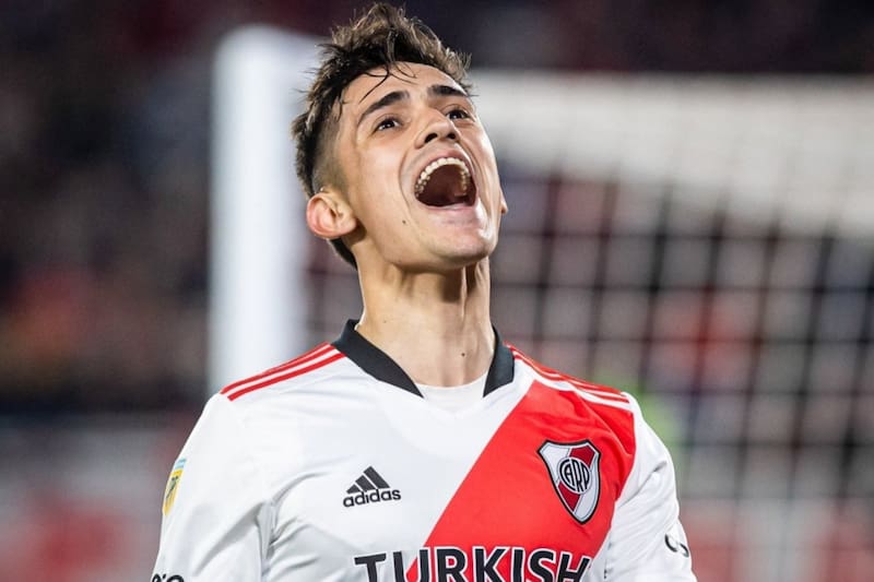 El ex delantero de Colo Colo le gritó en la cara el gol del triunfo al boquense Nicolás Valentini.